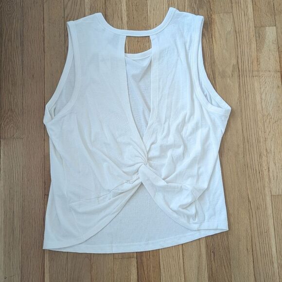 GAP white twist back tank top NWT - Picture 2 of 5